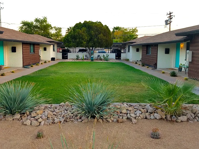 1535 W Indian School Rd — Photo 2