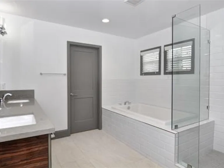 1381 San Juan St — Photo 7
