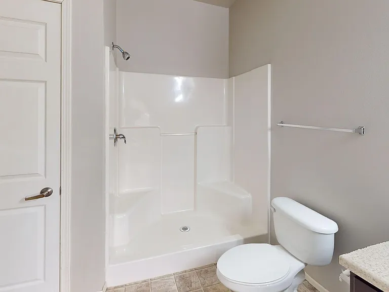 Crystal Creek Apartments — Photo 29