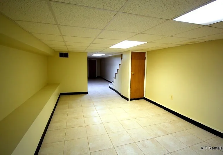 113 N Clinton St — Photo 9