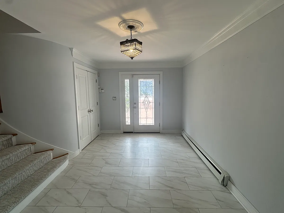 Expansive Foyer - 238 Eagle Rock Ave