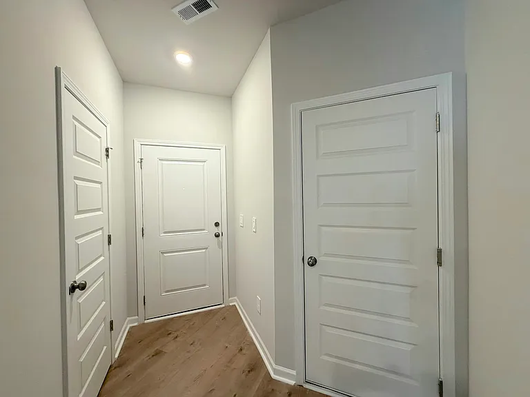128 Challenger Way — Photo 3