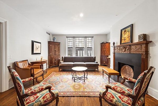 1st image of 165 E 60th St APT 2D