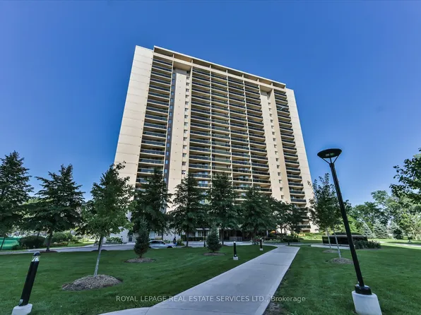 812 Burnhamthorpe Rd #309, Toronto, ON M9C 4W1