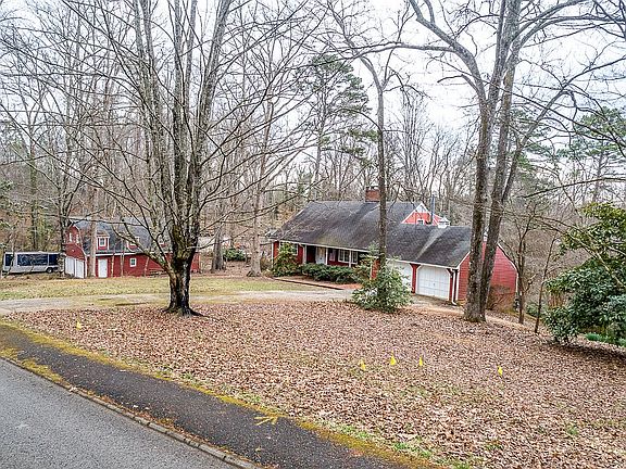 2nd image of 52 Deer Ridge Rd