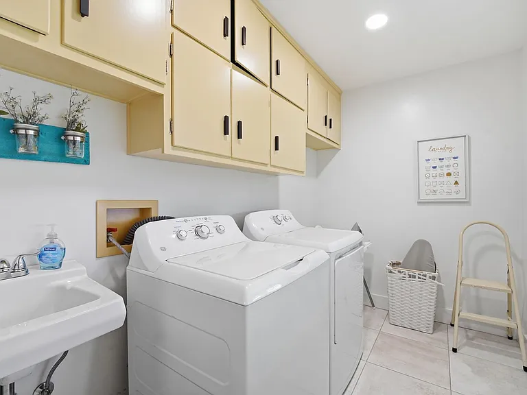 10200 Grandview Rd — Photo 13