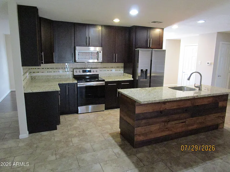 1316 E Donner Dr — Photo 5