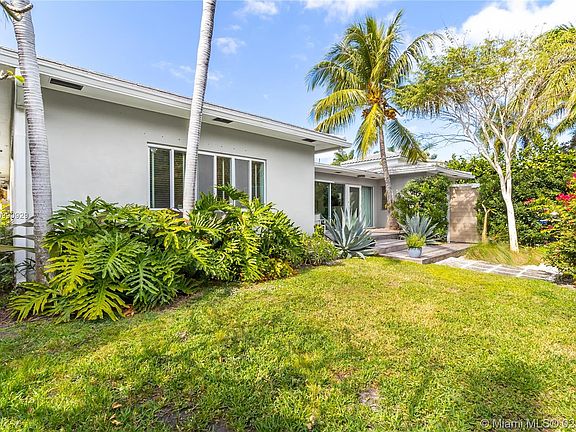 2nd image of 2520 Flamingo Dr