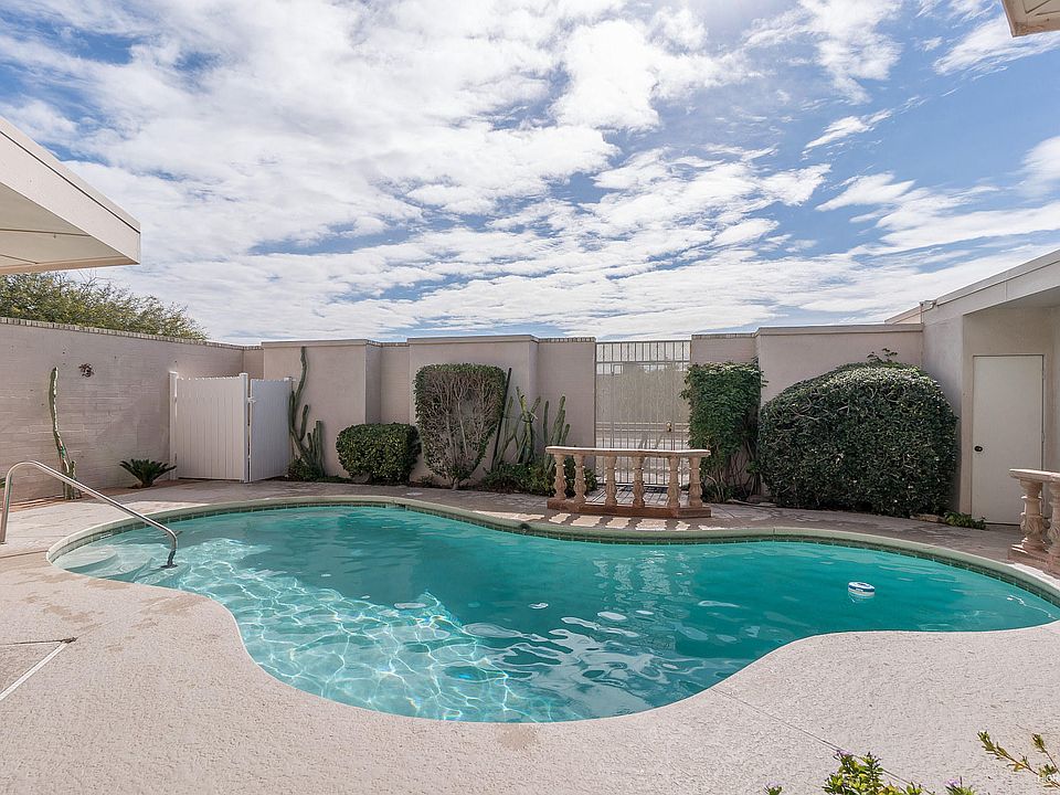 1st image of 10738 W Palmeras Dr