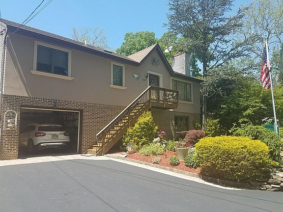 Paved driveway/paving stones