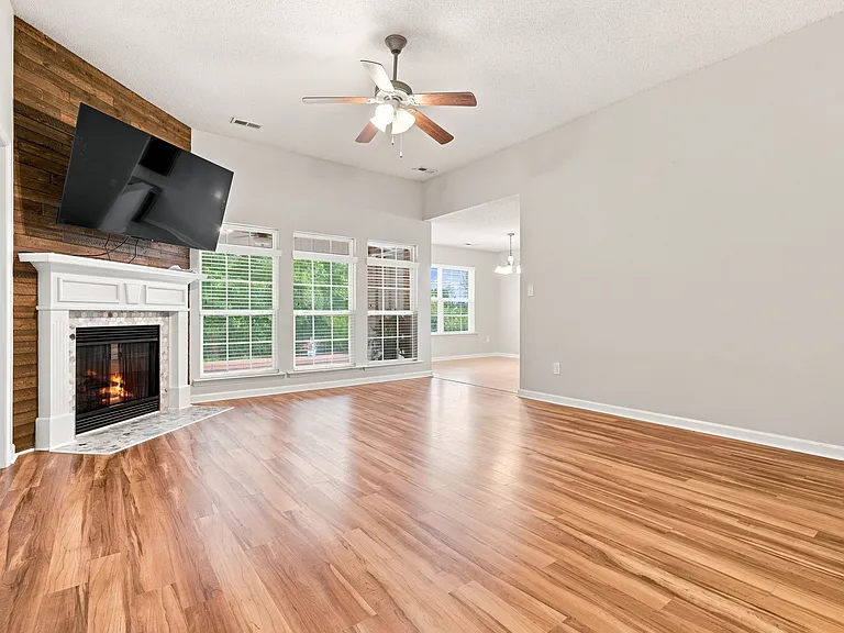 161 Alderwood Dr — Photo 5