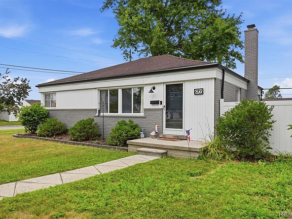 4th image of 6705 Whitby St