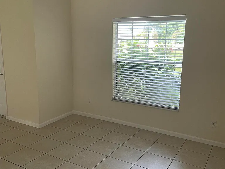3586 SW Conibear St — Photo 5