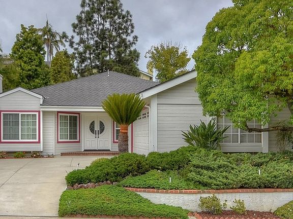 3rd image of 24881 Los Gatos Dr
