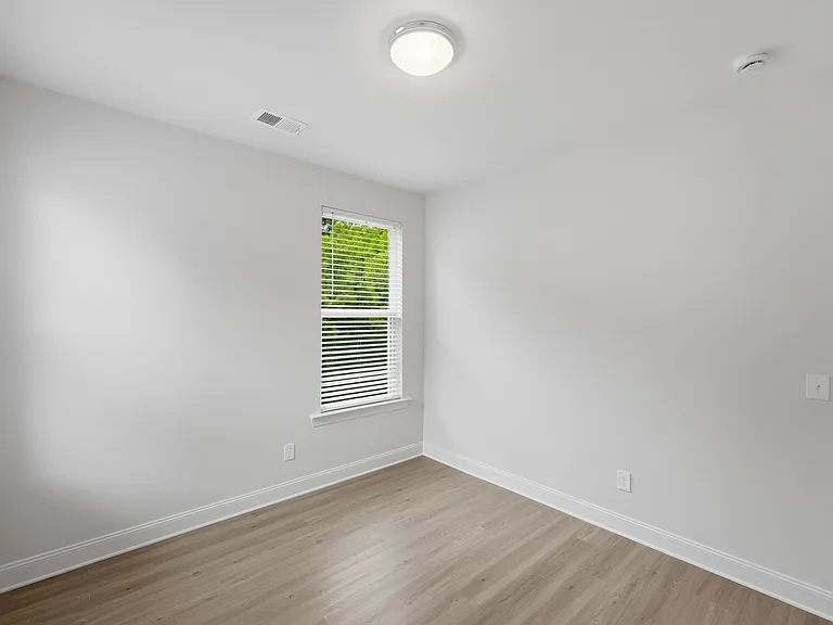 645 Brookwood St #A — Photo 21