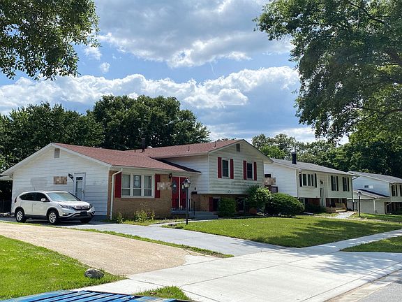 3rd image of 8913 Walkerton Dr