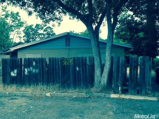 3625 Willow St photo 1