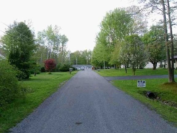 Exterior Neighborhood (street photo)