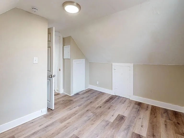 294 Madison Ave — Photo 18