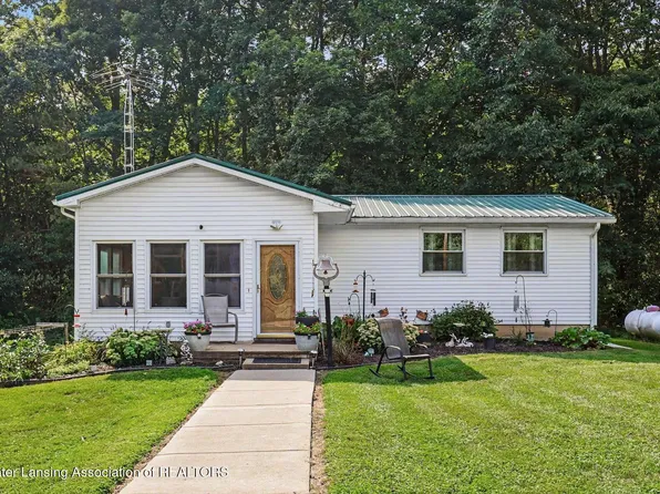 2850 Kelly Rd, Leslie, MI 49251