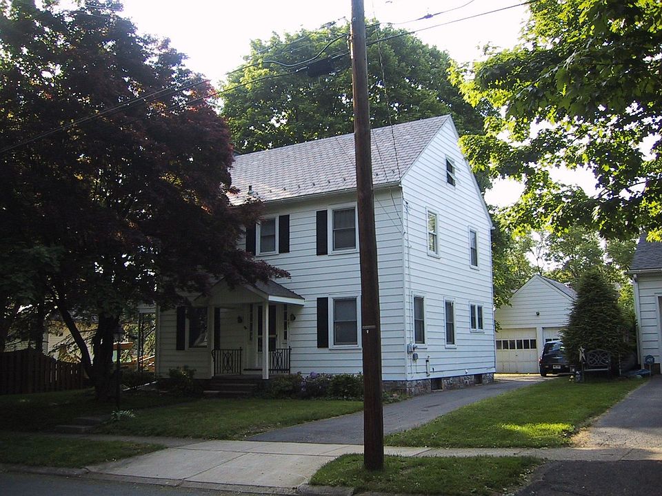 2nd image of 481 Barrymore St