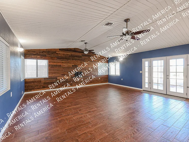 1360 W Esplanade St — Photo 6