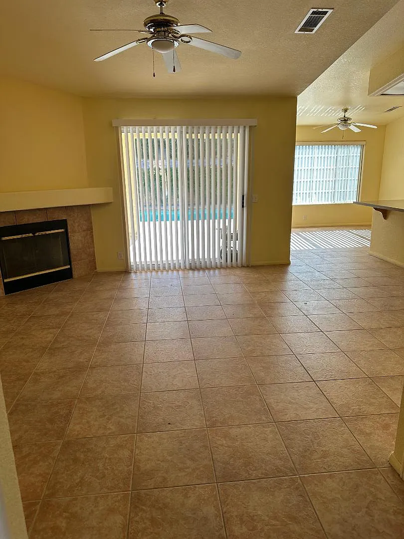 111 Chelsea Cir — Photo 4