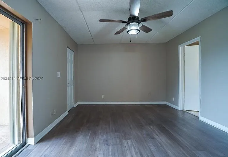 2200 Springdale Blvd #214 — Photo 16