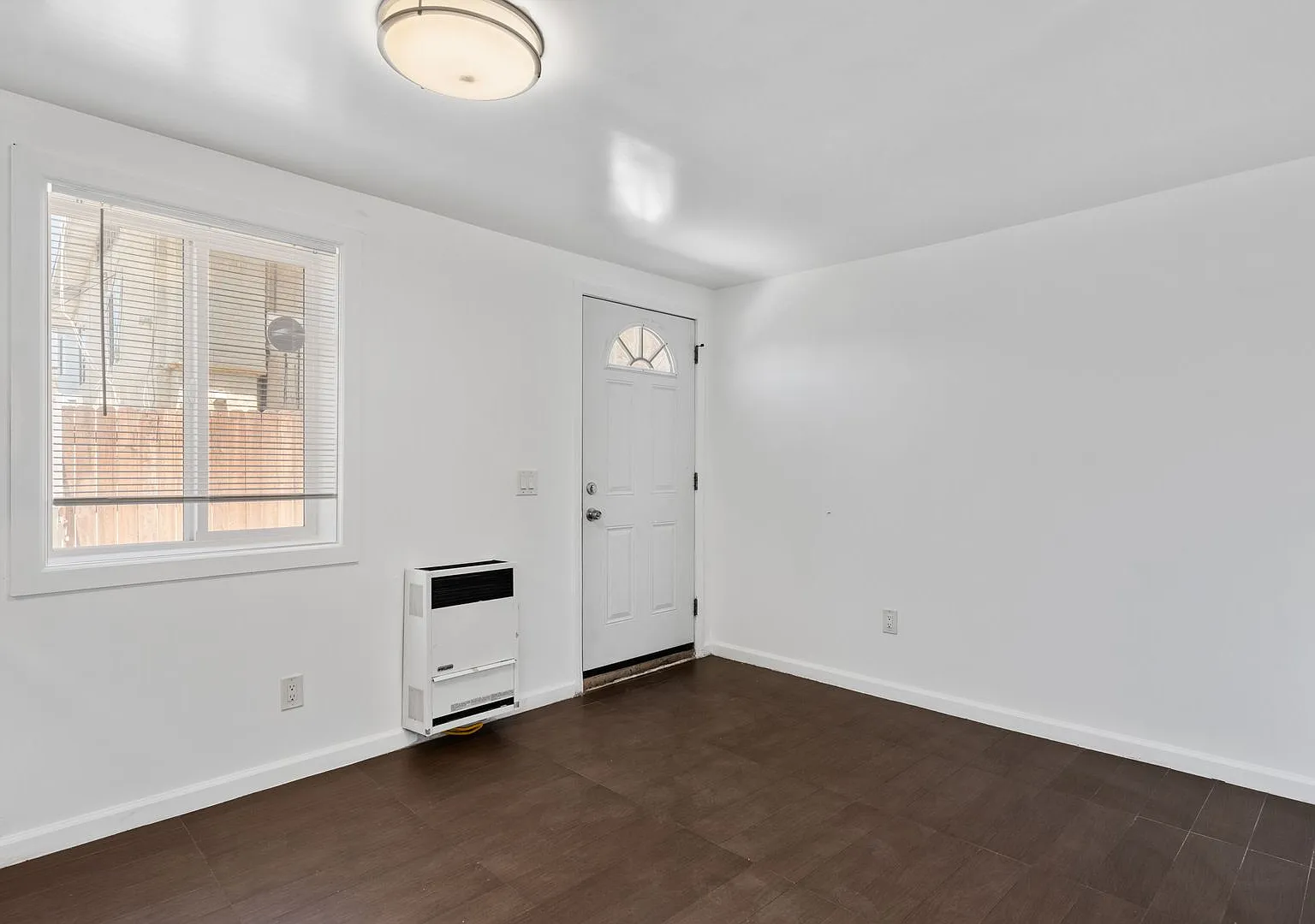 501 S Lorena St — Photo 3