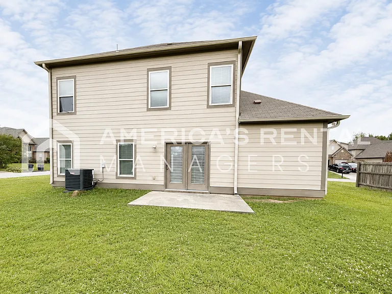 300 Oakwell Cir — Photo 16
