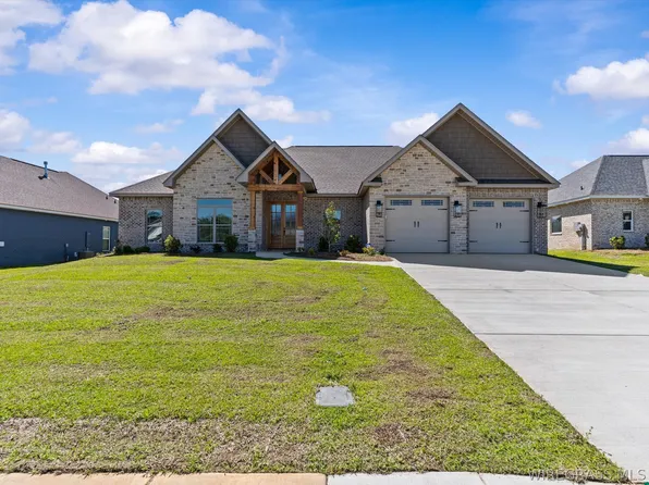 325 Lakes Dr, Enterprise, AL 36330