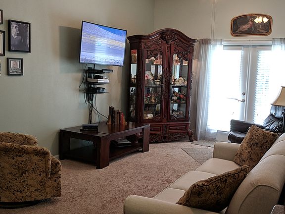 5th image of 130 Burnett Ct Unit 102