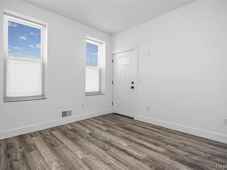 269 Watson St #102 — Photo 23