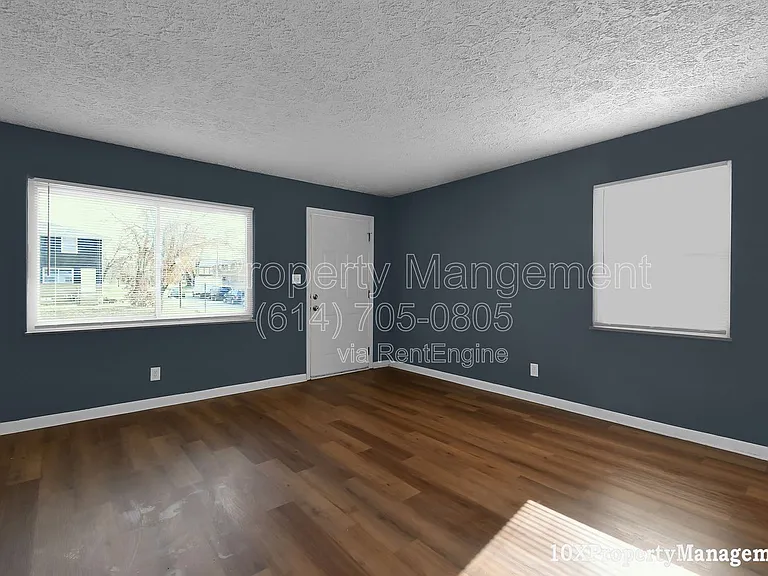 455 S Napoleon Ave — Photo 6