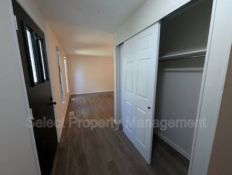 3 bed, 1.0 bath, 1080 sqft, $1,535 — Photo 3