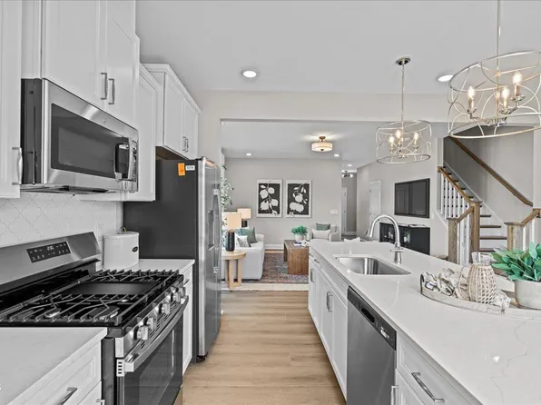 1341 Hammond Dr, Mebane, NC 27302