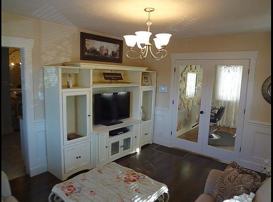 5th image of 141 E 3185 S