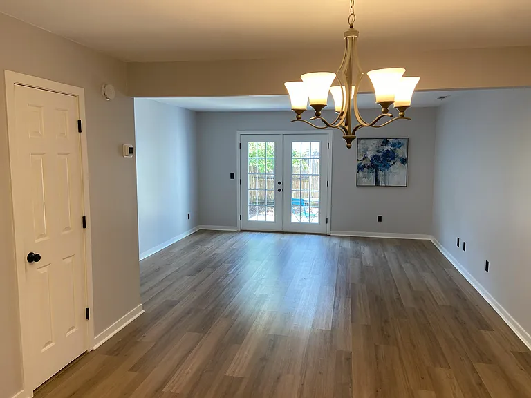 250 Stefan Dr #D — Photo 6