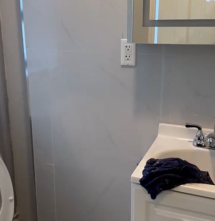 3rd image of 67 Eldridge St APT 5