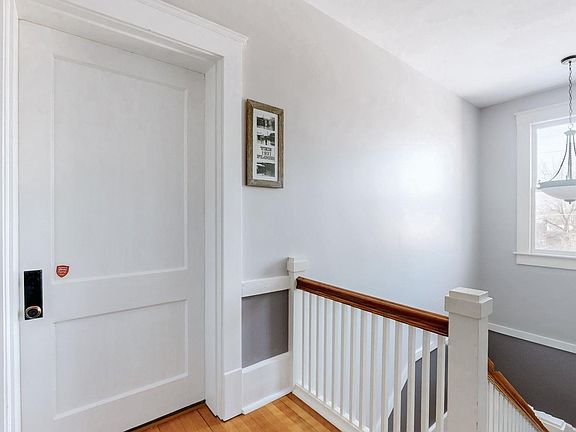 3rd image of 618 Madison St