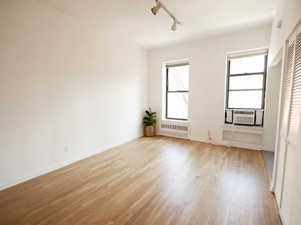 30 East 95th Street image 5 of 13