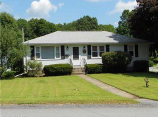 36 Addison St, Putnam, CT 06260