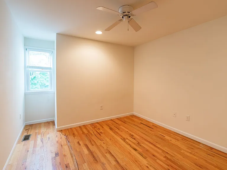 330 N Preston Street — Photo 24
