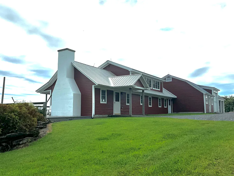 94 Queen Elizabeth Farm Ln