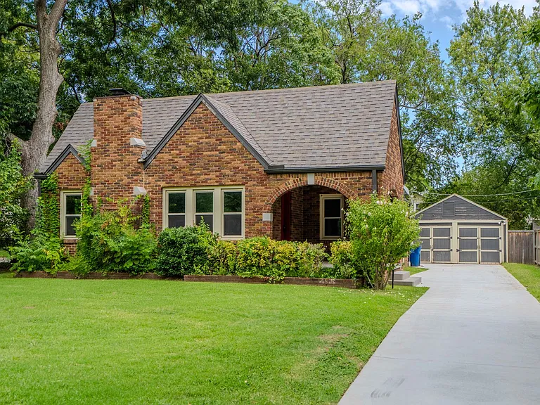 4103 S Madison Pl — Photo 1