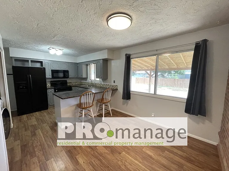 220 N Ladino Dr — Photo 5
