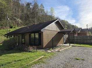 74 El Paso Dr, Whitesburg, KY 41858
