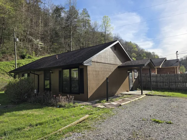 74 El Paso Dr, Whitesburg, KY 41858