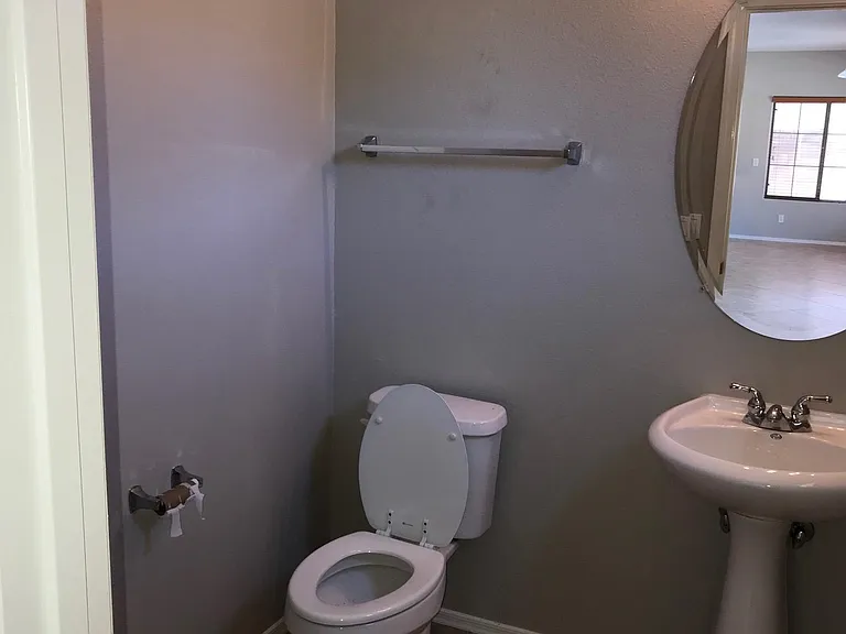 3440 E Flower St — Photo 7