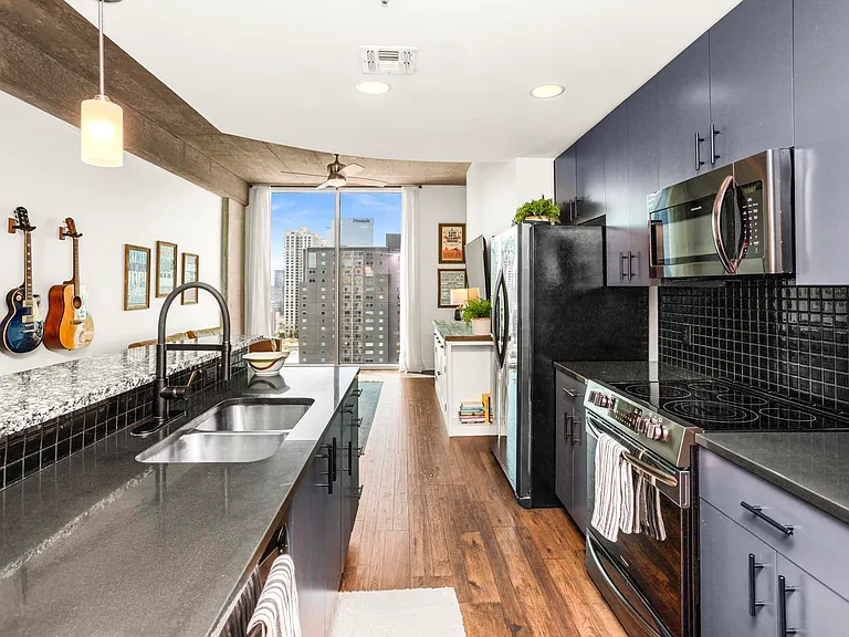 415 Church St #1608 — Photo 6